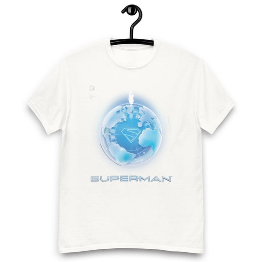 T-shirt blanc Superman Globe Vision avec visuel du nouveau film Superman 2025, globe bleu avec symbole Superman. Parfait pour amateurs de comics.