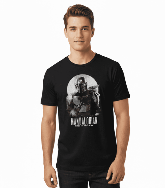 T-shirt Mandalorian avec Grogu en visuel monochrome et texte This Is The Way, design Star Wars