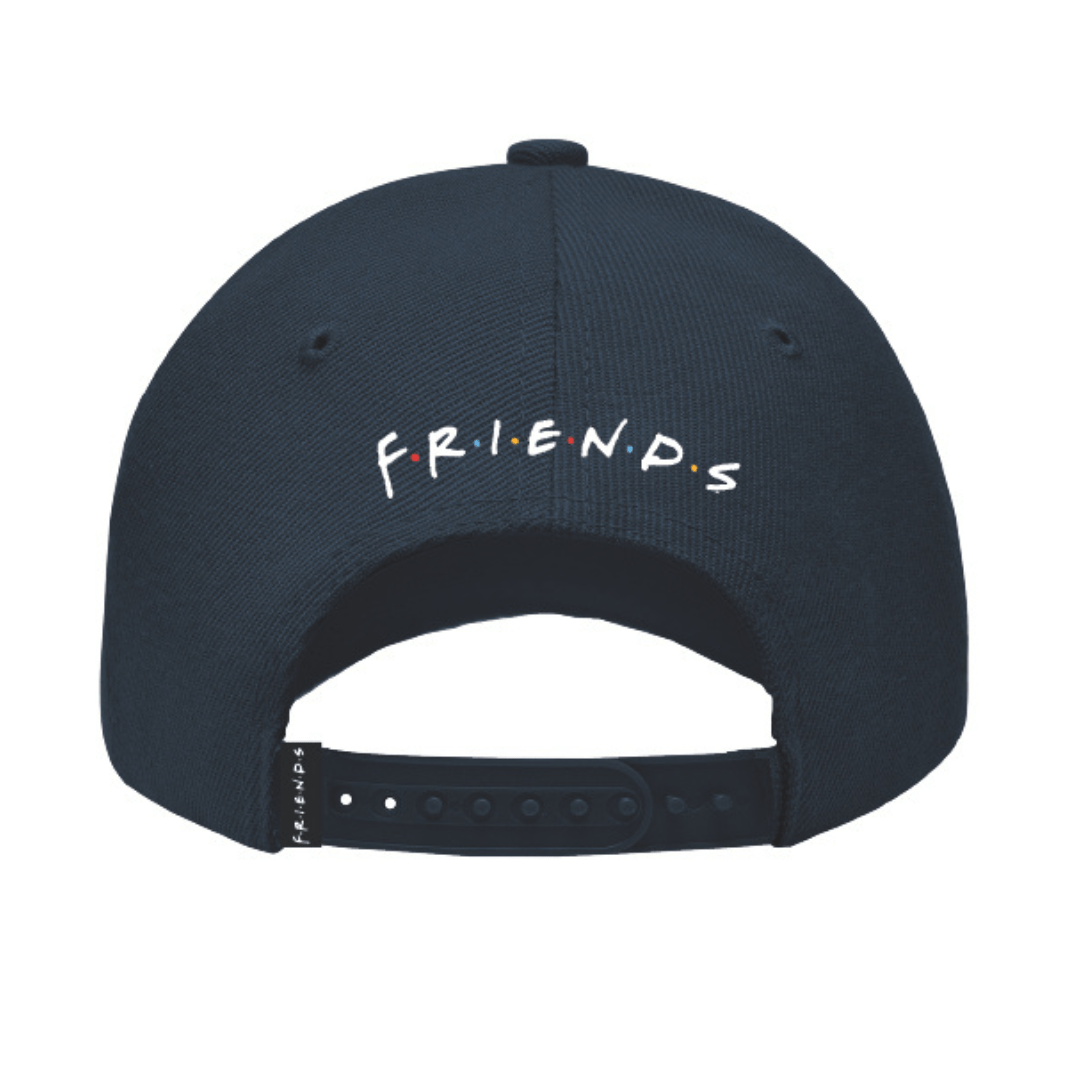 Casquette FRIENDS Central Perk noire vue arrière, avec logo FRIENDS brodé en blanc, fermeture ajustable snapback pour un confort optimal.