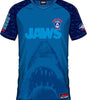 Maillot de football collector bleu SOCCER JERSEY AMITY ISLAND 75 avec logo Jaws et requin en impression frontale, licence officielle Jaws.