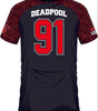 Dos du maillot Deadpool 91 noir avec numéro rouge et lettrage blanc, design inspiré de Marvel pour collectionneurs et amateurs de football geek.