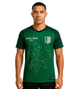 Maillot de football vert SCOUT REGIMENT 09 inspiré de L'Attaque des Titans avec illustration d'Eren et logo du bataillon d'exploration à l'avant.