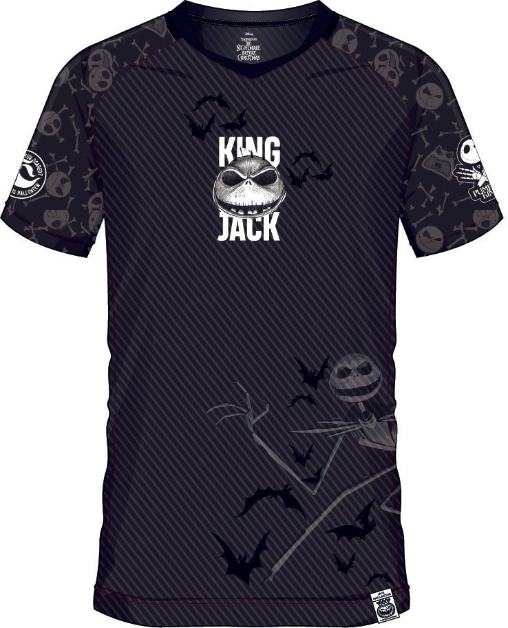 Maillot collector 'The Nightmare Before Christmas' avec Jack Skellington, manches à motifs et design sombre pour fans de football et de licences.