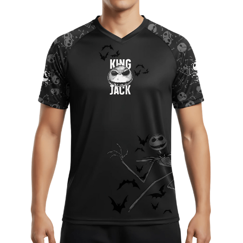 Maillot de football noir 'The Nightmare Before Christmas' avec Jack Skellington, motif chauves-souris et texte 'King Jack' sur le devant.