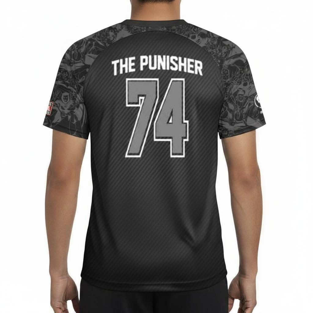 Dos du maillot de football THE PUNISHER 74 avec lettrage blanc et numéro 74, design inspiré de Marvel pour collectionneurs et supporters.