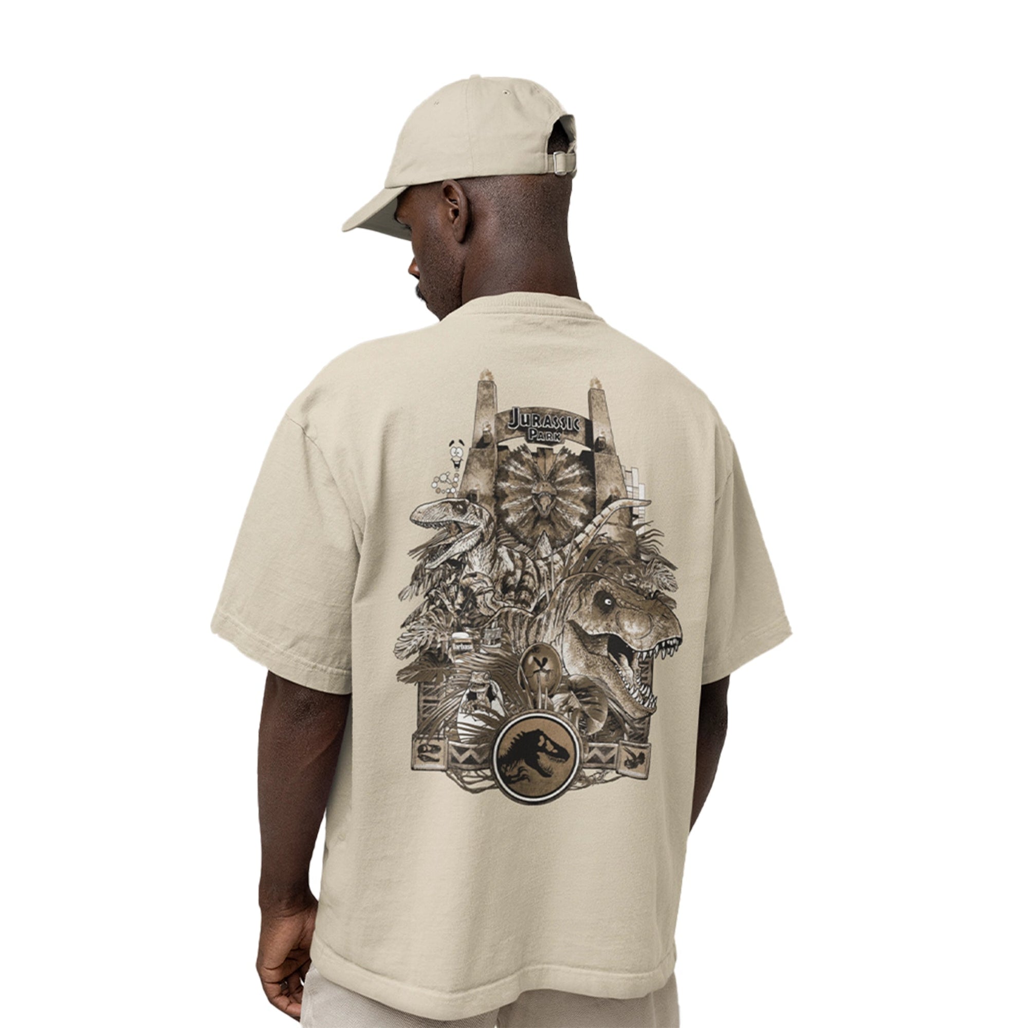Dos du T-shirt Jurassic Park oversize avec composition artistique détaillée incluant dinosaures et portes emblématiques du film.