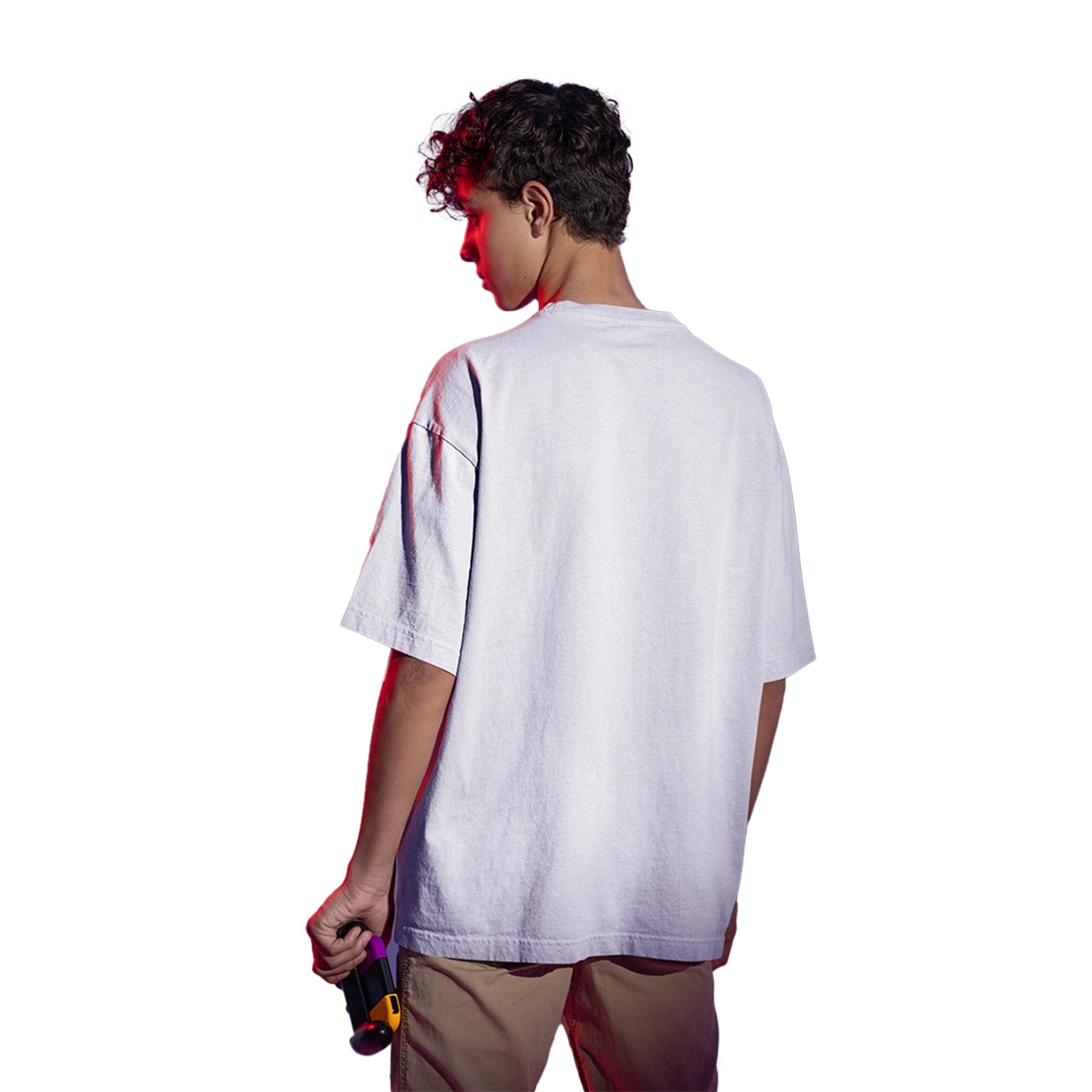 Vue arrière du T-shirt Les Dents de la Mer - Vintage Jaws Poster, coupe oversize blanche sans motif au dos, style décontracté.