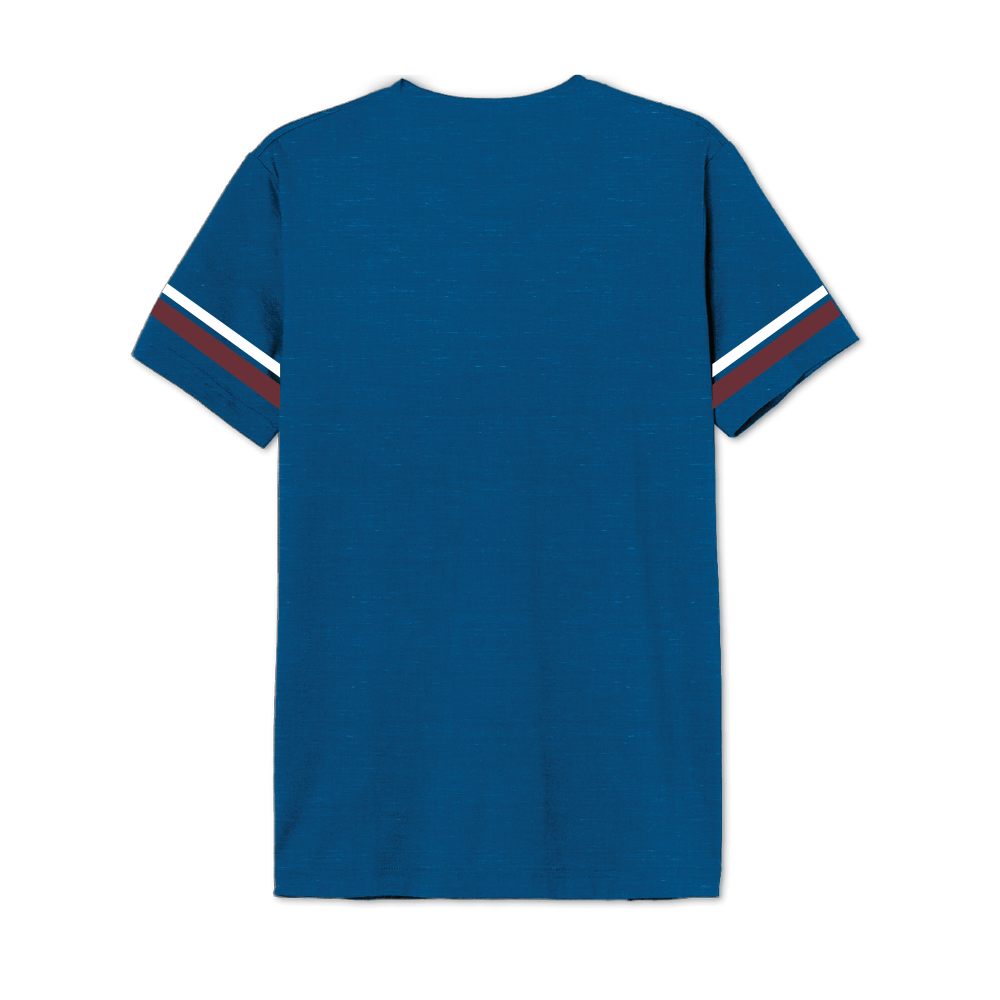 Vue arrière du t-shirt Superman bleu officiel DC Comics, manches ornées de bandes rouges et blanches, style rétro et confortable.